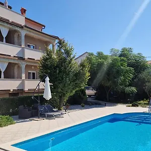  Apartment Renata